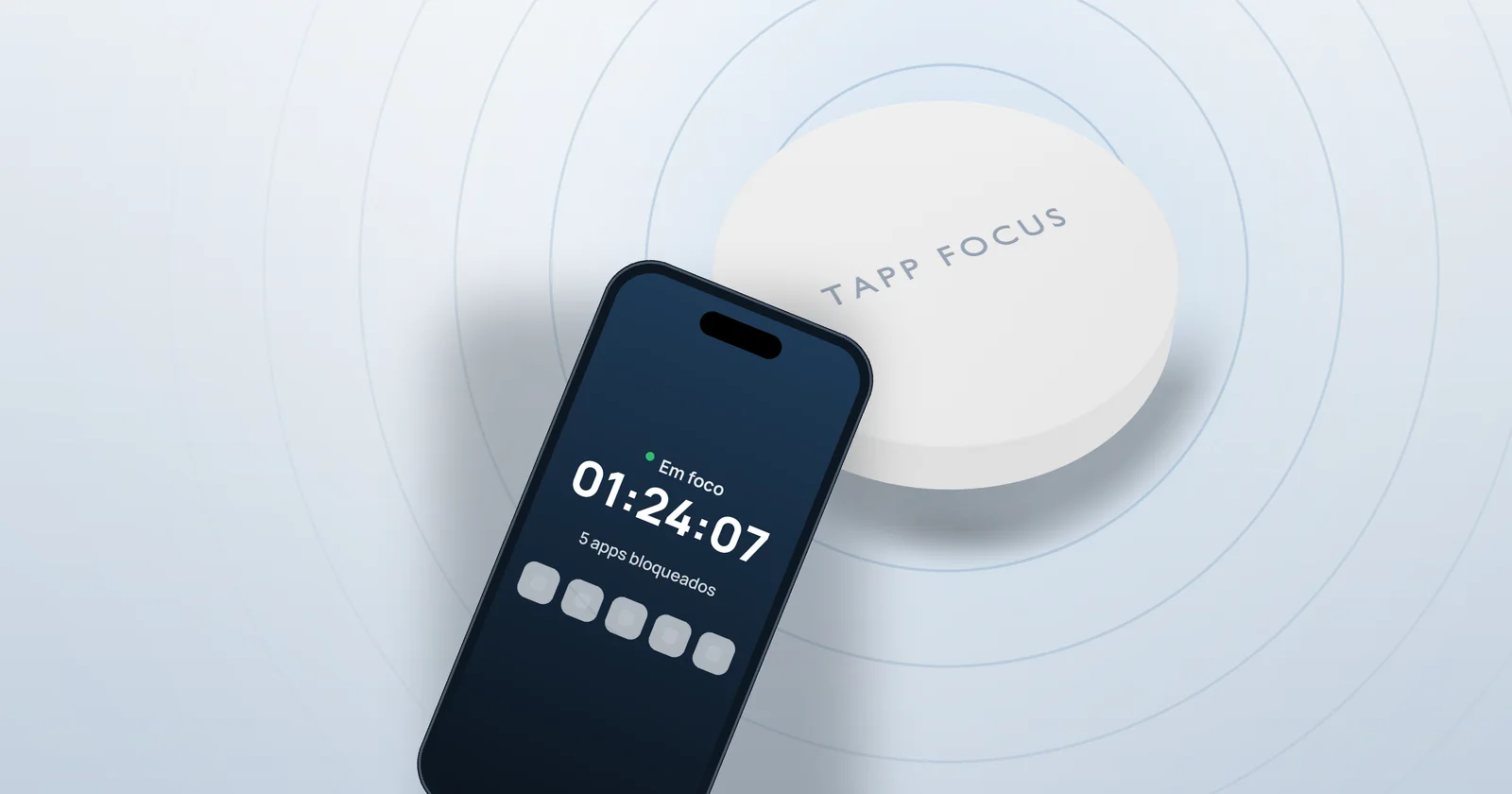 Um iPhone em sessão de foco, com os apps bloqueados, ao lado do Tapp Focus.